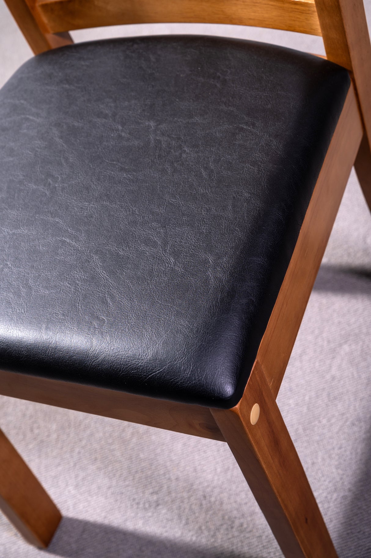 Kaido Dining Table + 4 Chairs Set Walnut