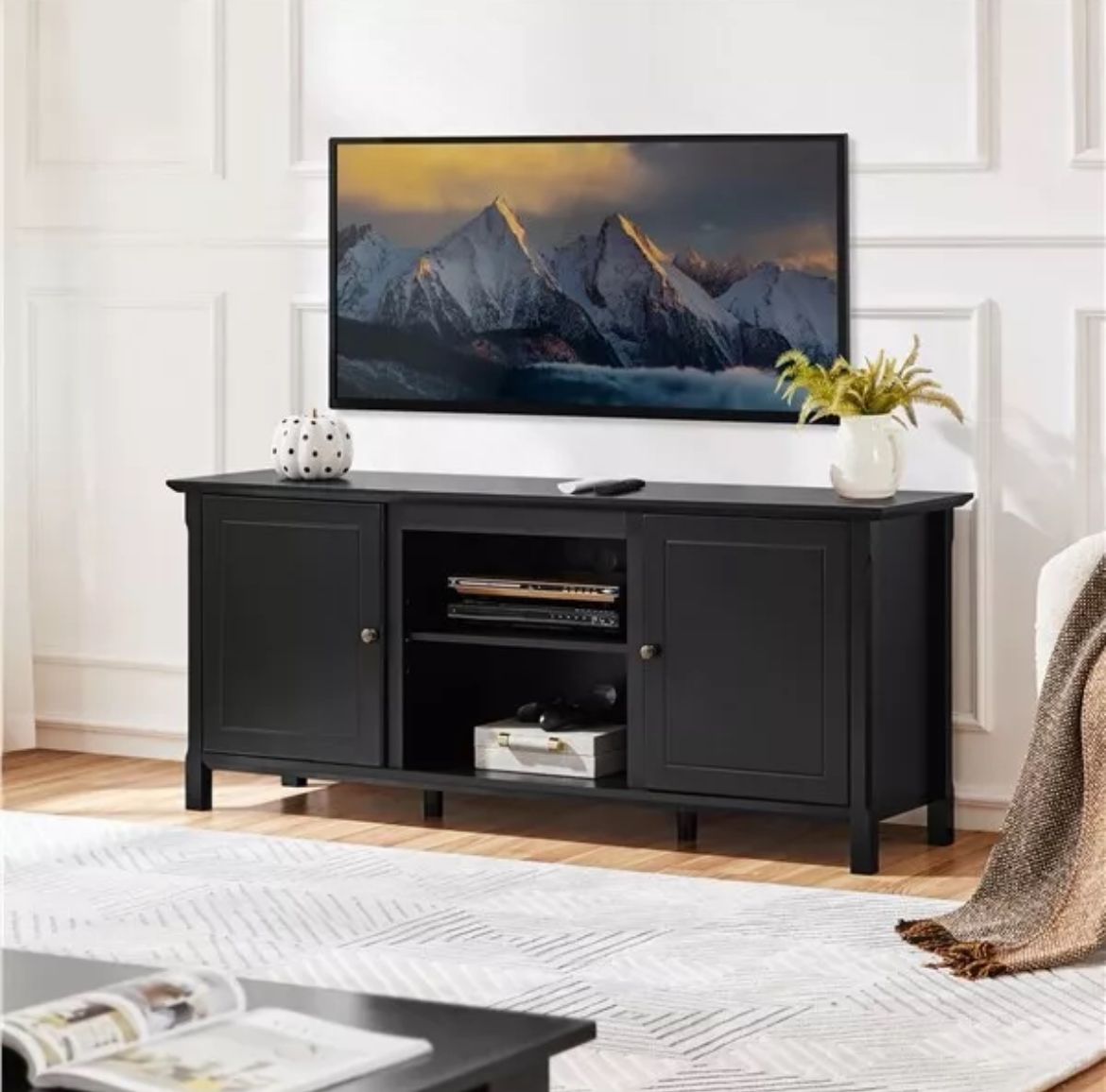 Black Elegance TV Cabinet