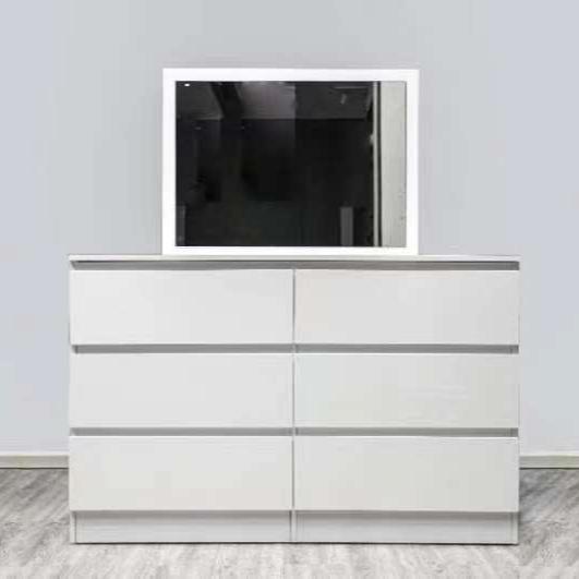 White Mirror