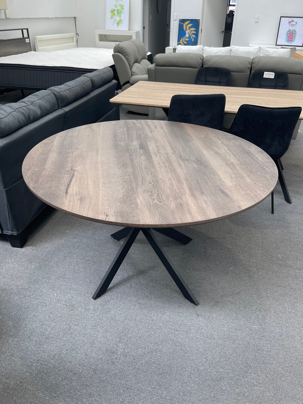 'Clive' 1.2m Round Dining Table