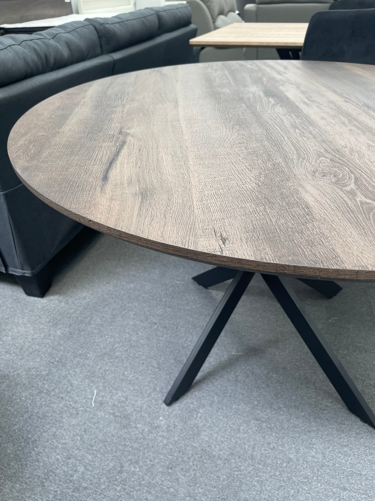'Clive' 1.2m Round Dining Table