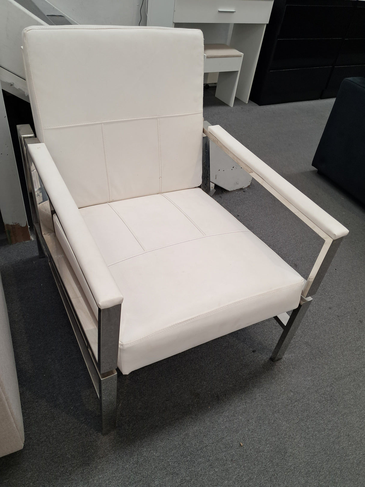 DISPLAY - Hydra Chair White (MINOR SCUFFS/MARKS)