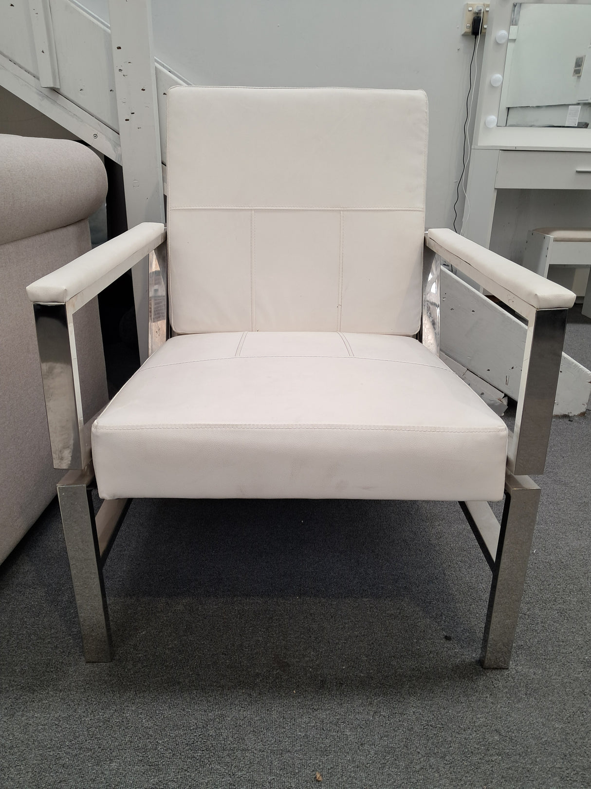 DISPLAY - Hydra Chair White (MINOR SCUFFS/MARKS)